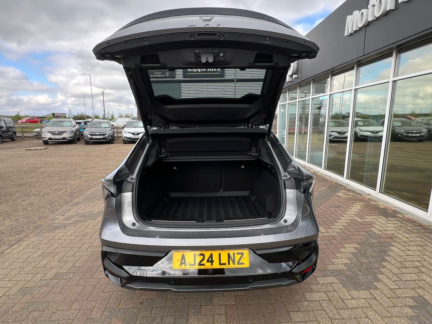 Used Renault Other 2024 for sale - 76869085: Photo 7