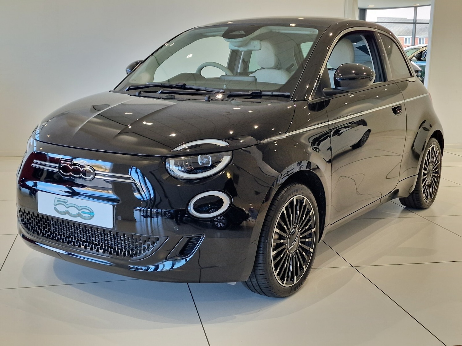 Used Fiat 500 2025 for sale - 76428195: Photo 3