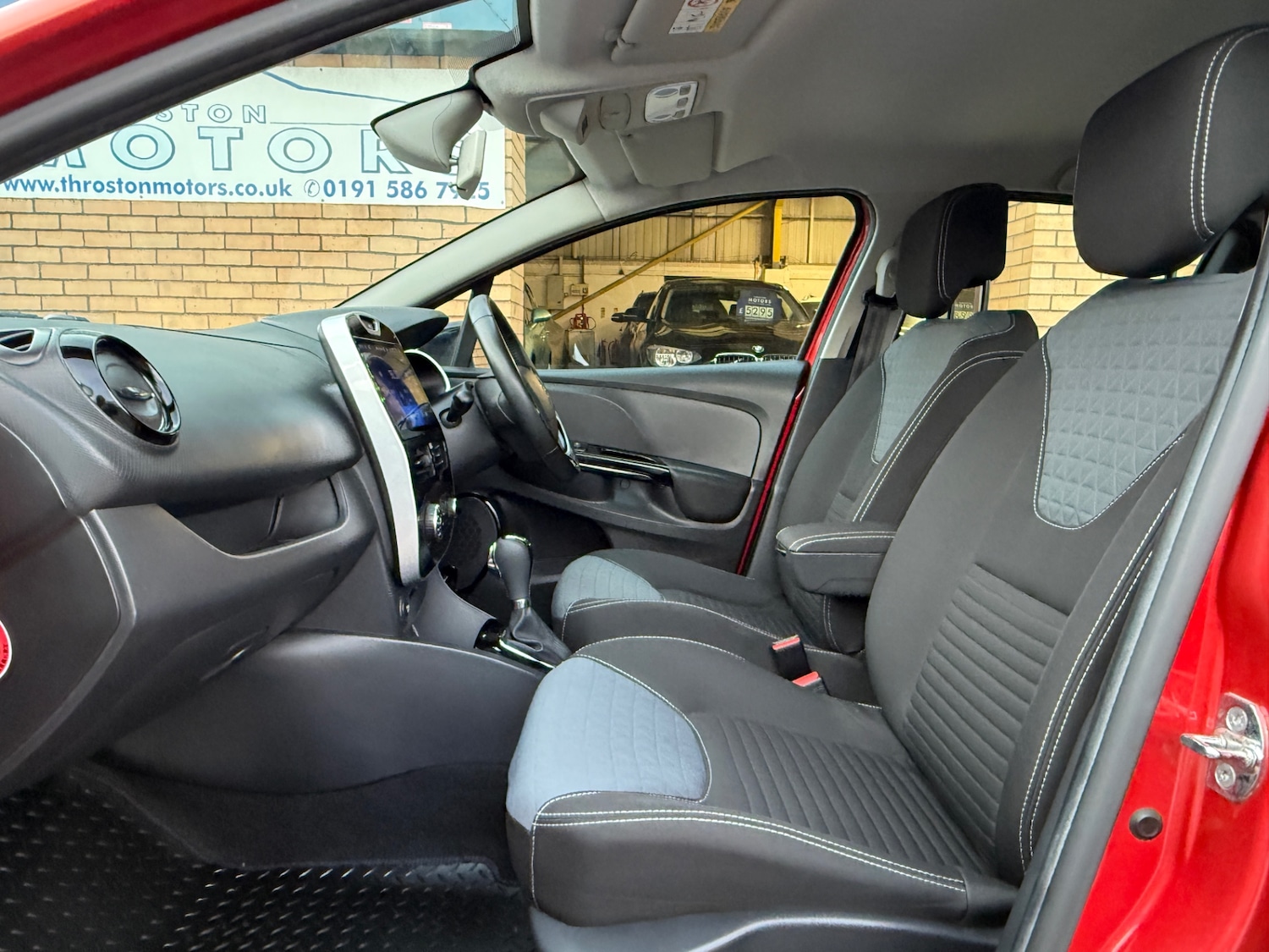 Used Renault Clio 2014 for sale - 77114437: Photo 16