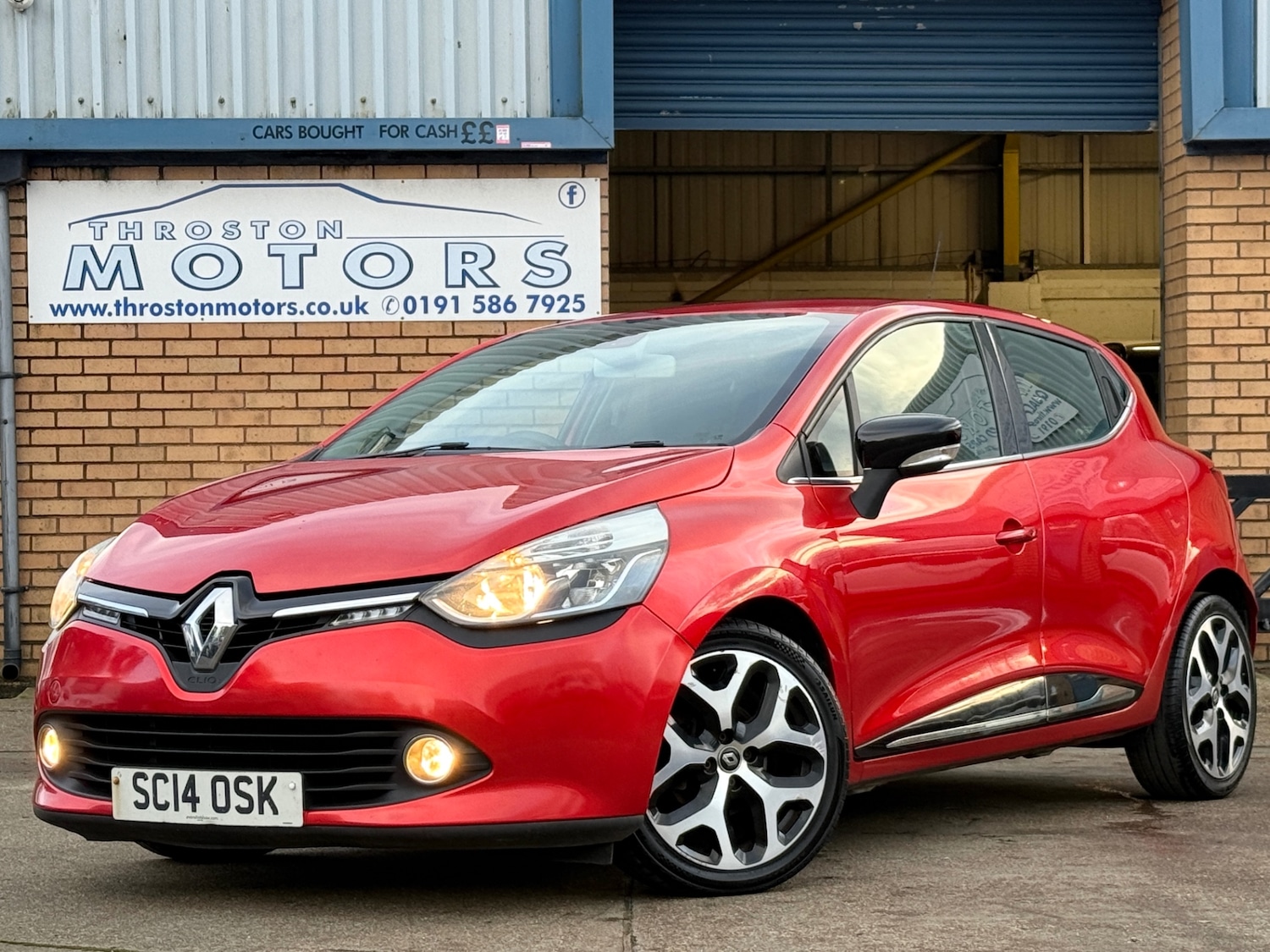 Used Renault Clio 2014 for sale - 77114437: Photo 2