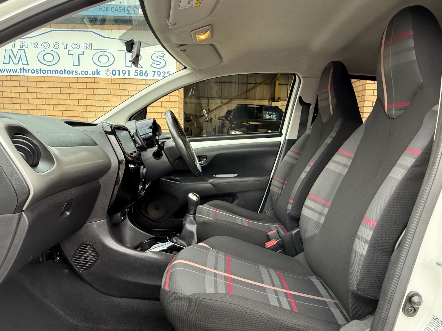 Used Peugeot 108 2014 for sale - 76391415: Photo 16