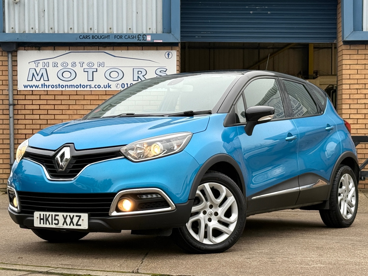 Used Renault Captur 2015 for sale - 76763343: Photo 2