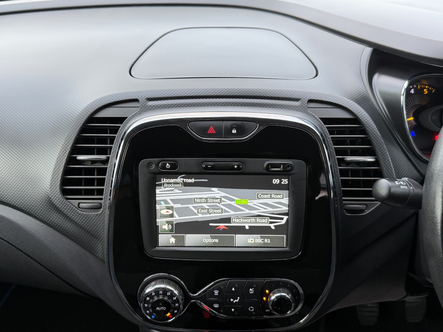 Used Renault Captur 2015 for sale - 76663727: Photo 12