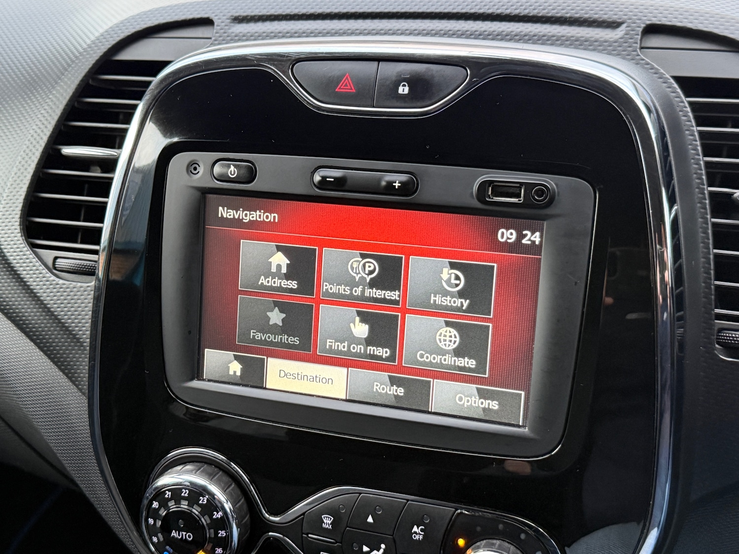 Used Renault Captur 2015 for sale - 76663727: Photo 29