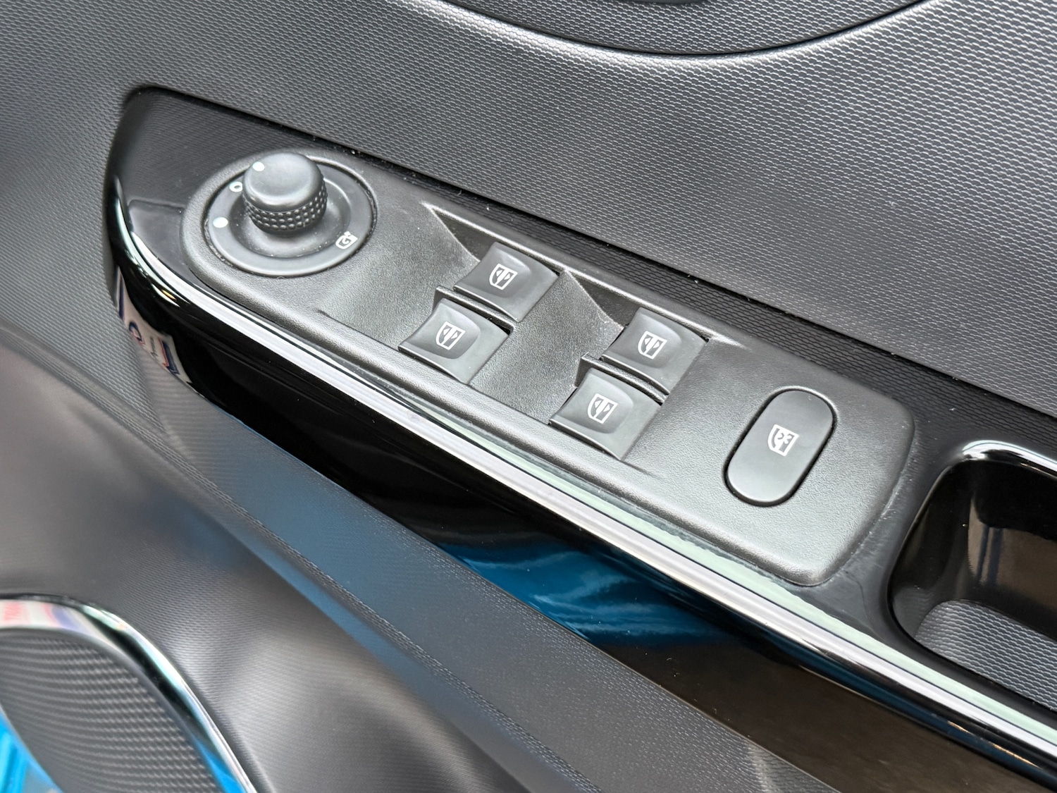 Used Renault Captur 2015 for sale - 76663727: Photo 35