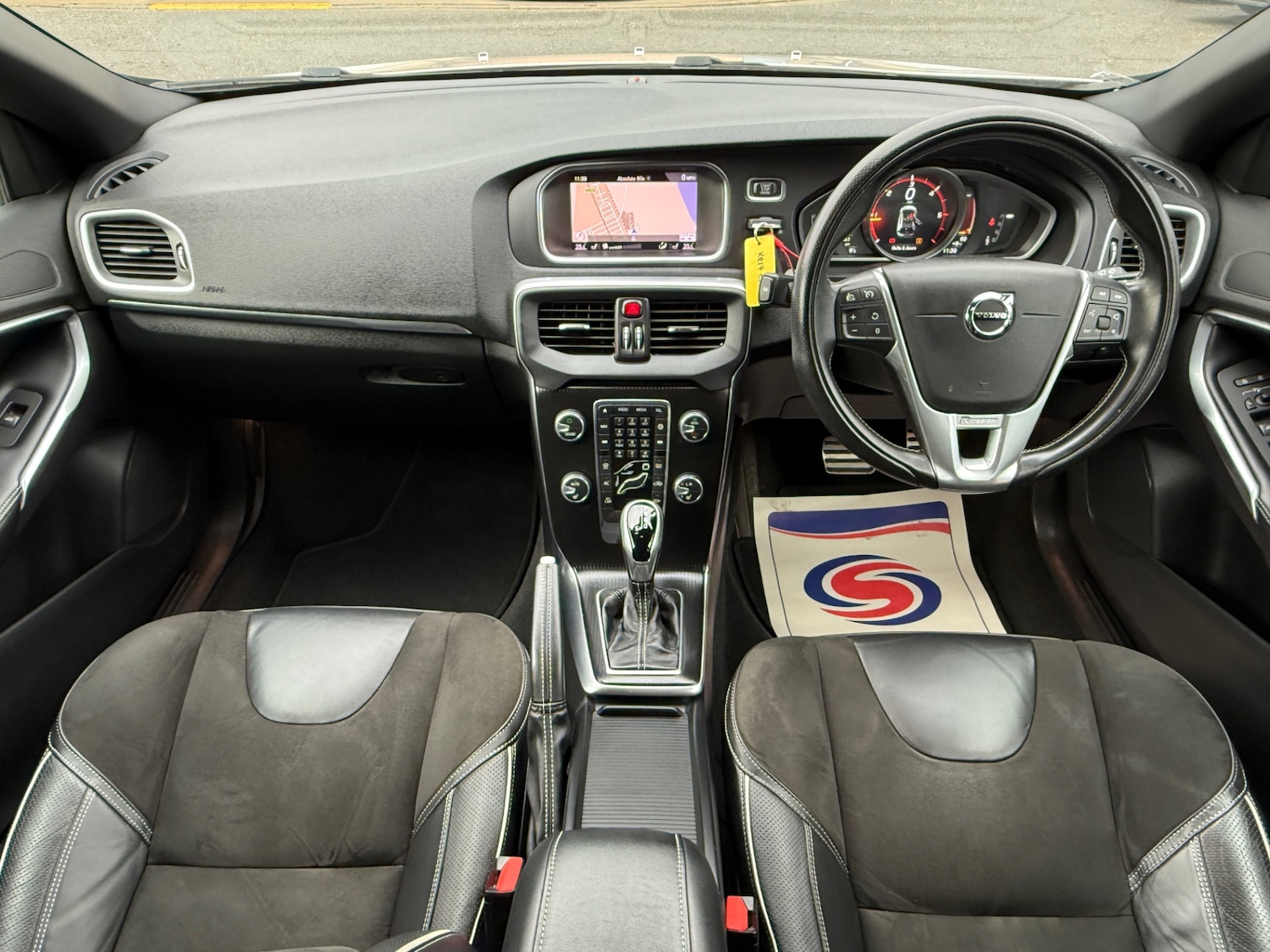 Used Volvo V40 2017 for sale - 76776511: Photo 10