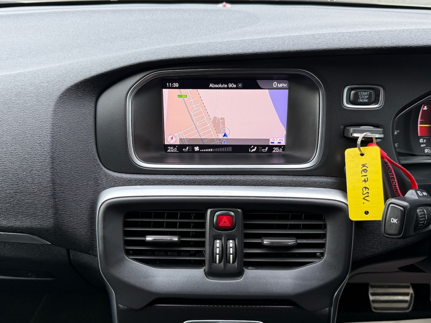 Used Volvo V40 2017 for sale - 76776511: Photo 12