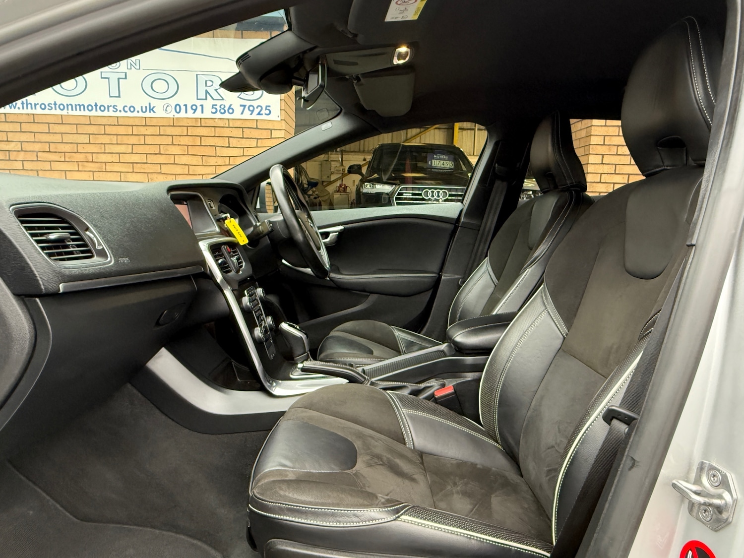 Used Volvo V40 2017 for sale - 76776511: Photo 16