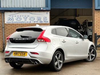 Used Volvo V40 2017 for sale - 76776511: Photo