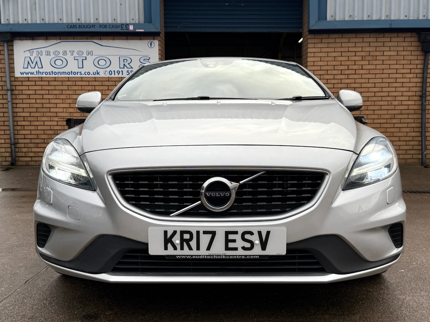 Used Volvo V40 2017 for sale - 76776511: Photo 7