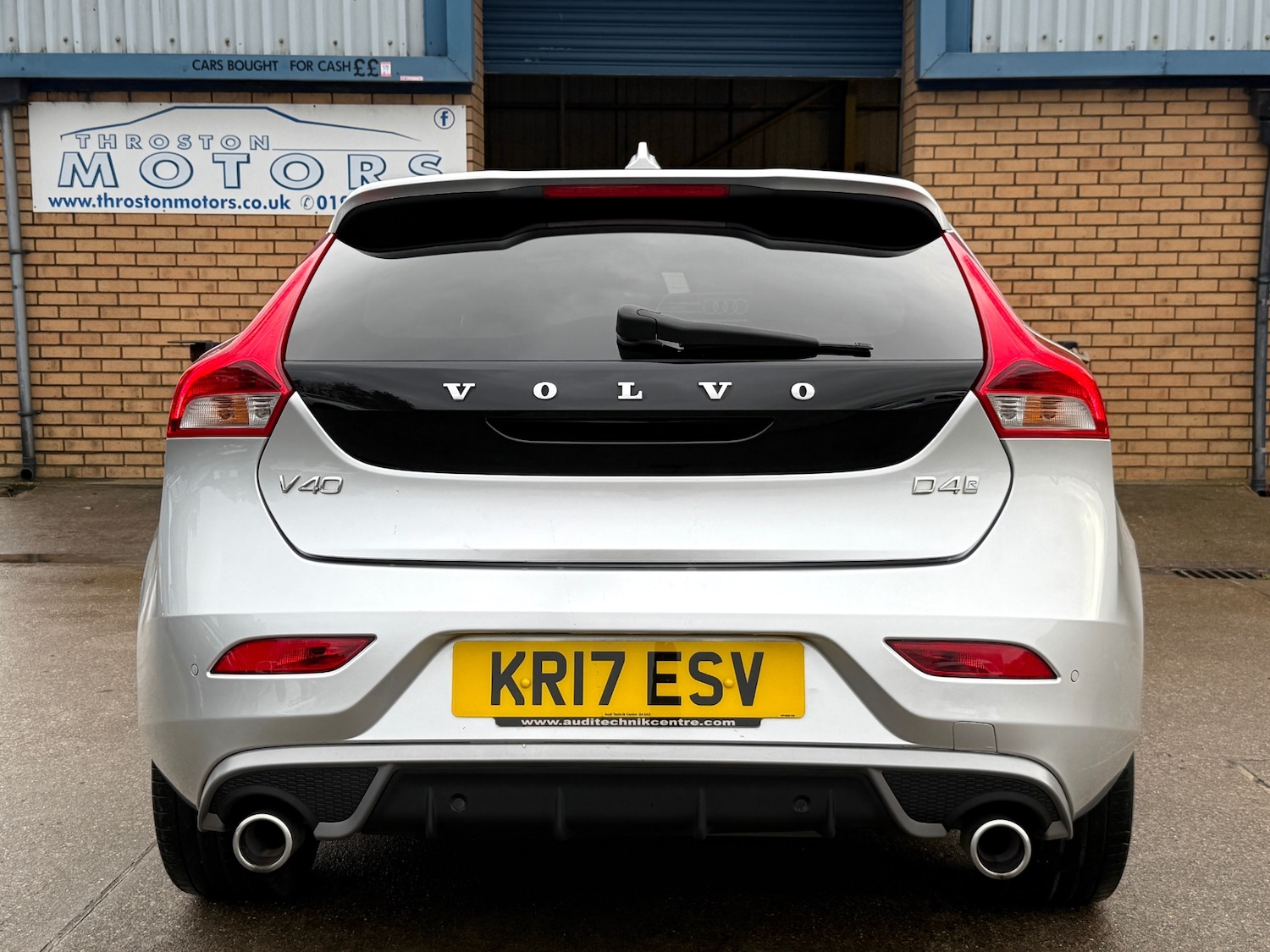 Used Volvo V40 2017 for sale - 76776511: Photo 8