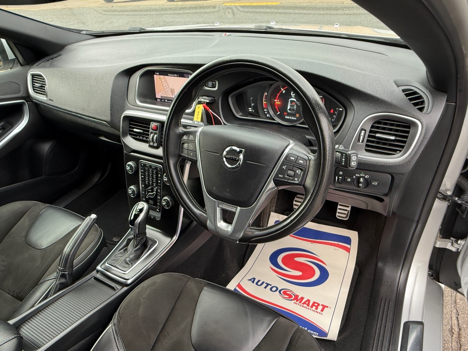 Used Volvo V40 2017 for sale - 76776511: Photo 9