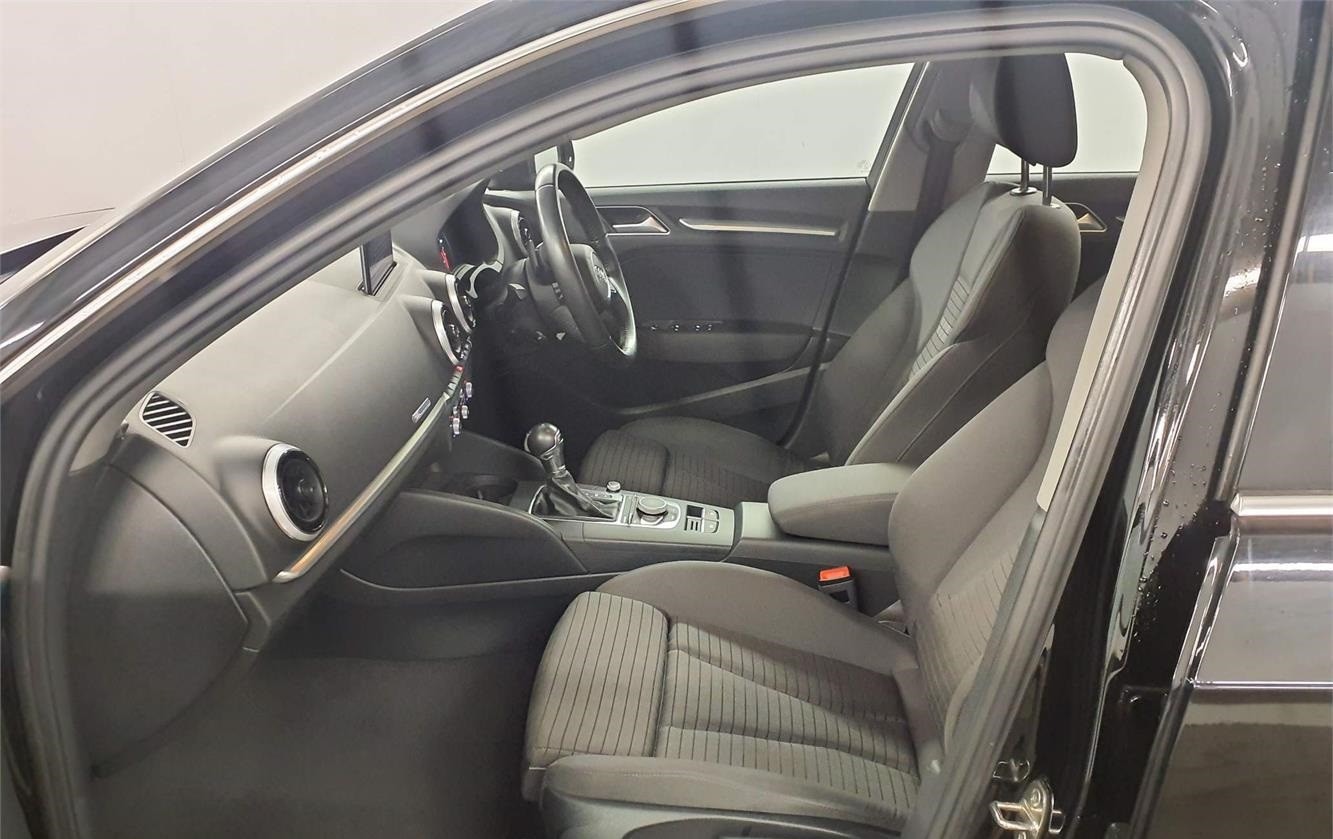 Used Audi A3 2017 for sale - 77677067: Photo 2