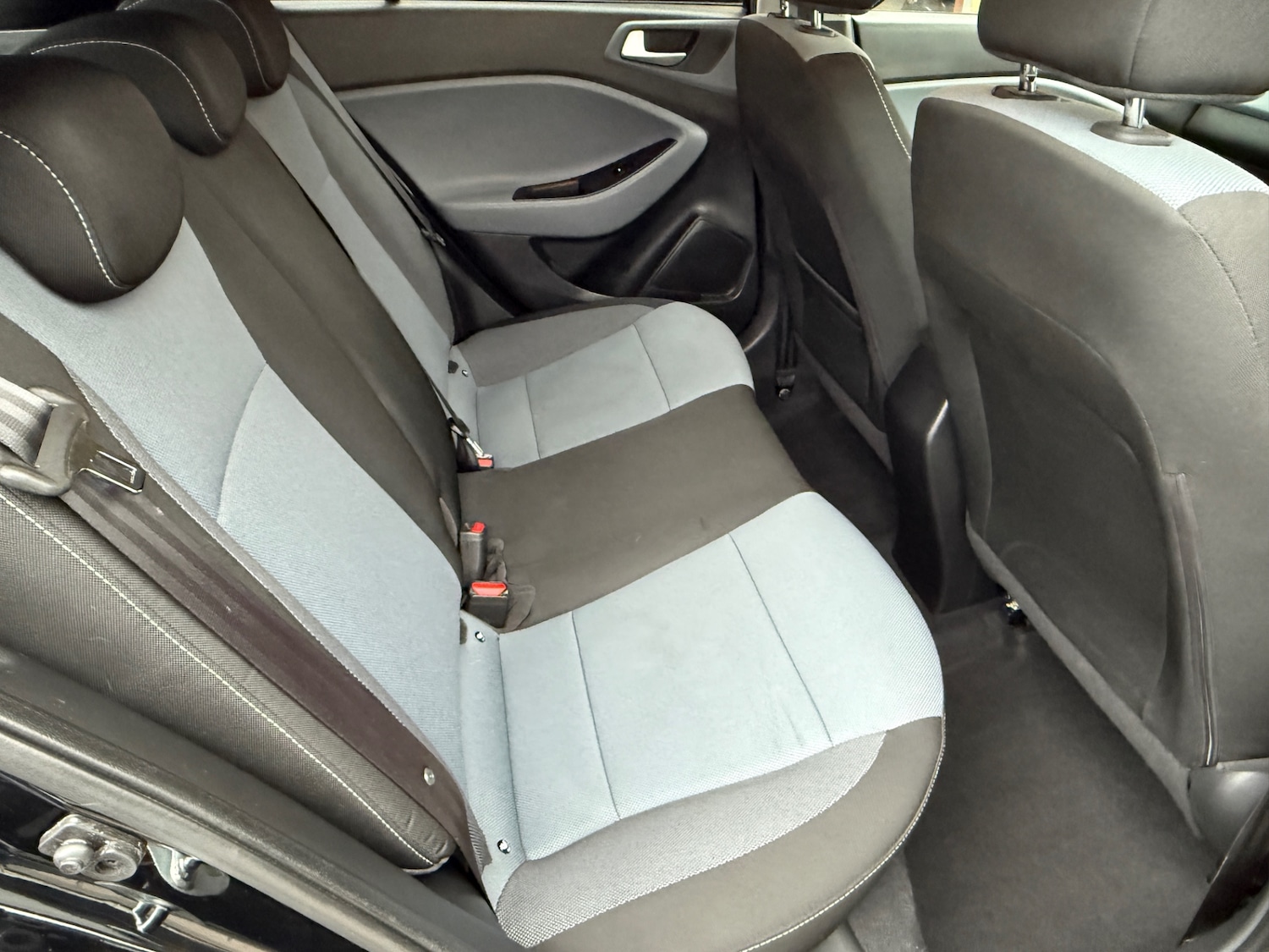 Used Hyundai i20 2015 for sale - 76449418: Photo 19