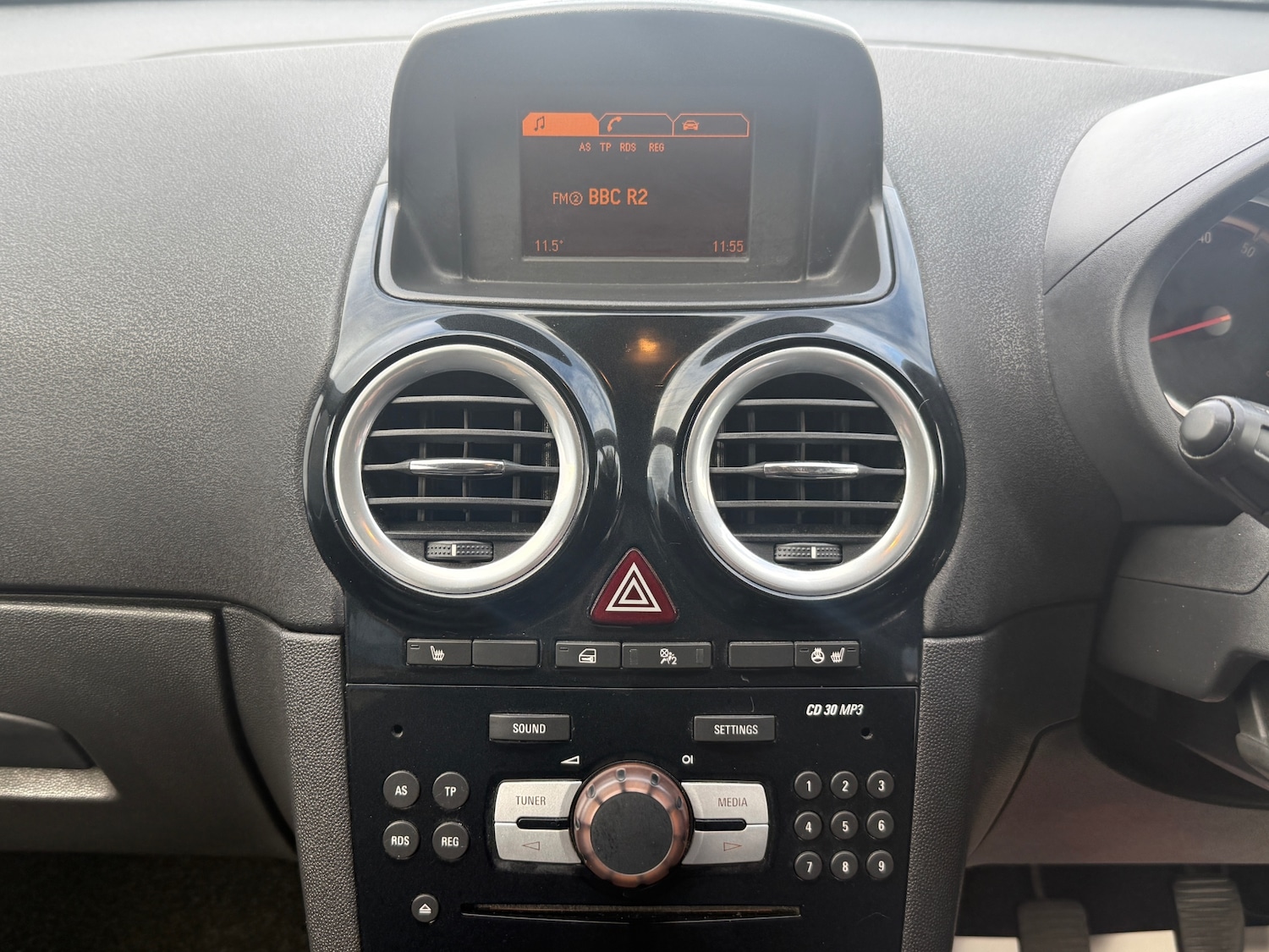 Used Vauxhall Corsa 2013 for sale - 77715327: Photo 12