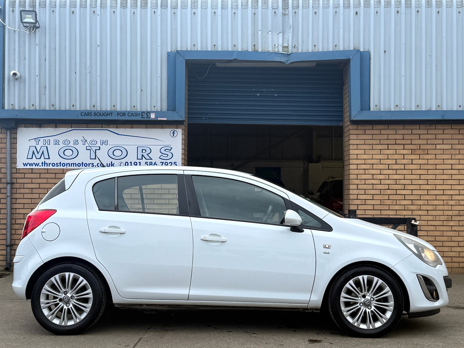 Used Vauxhall Corsa 2013 for sale - 77715327: Photo 6
