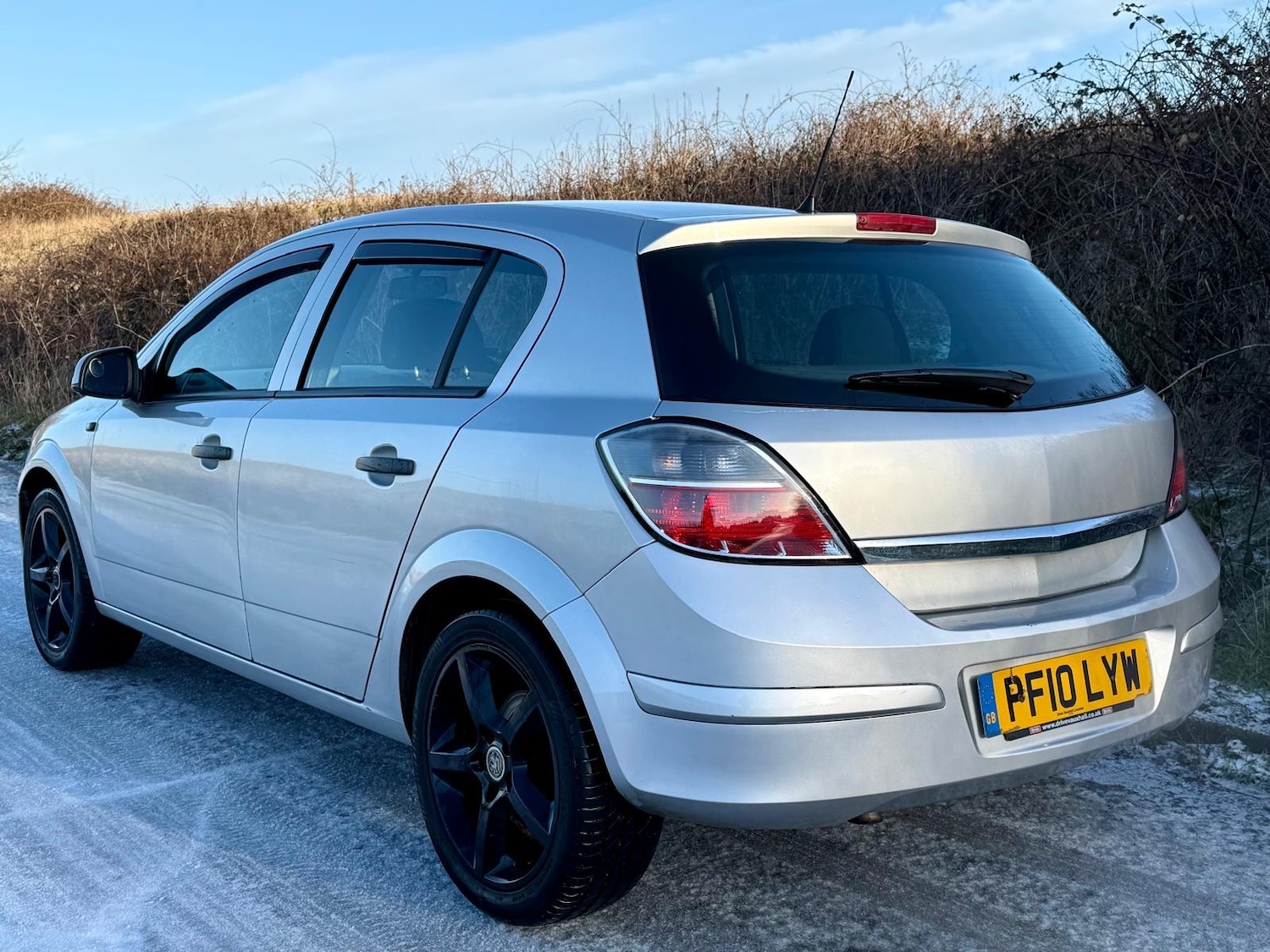 Used Vauxhall Astra 2010 for sale - 77180318: Photo 3
