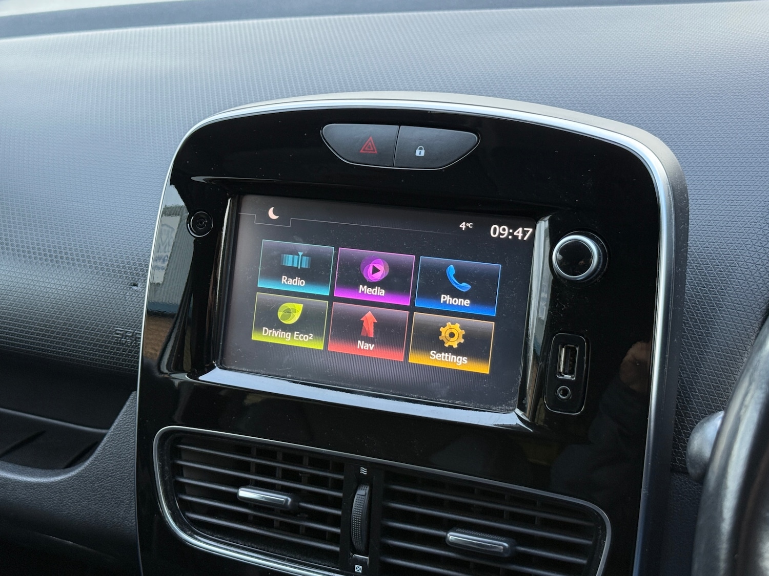 Used Renault Clio 2018 for sale - 76718976: Photo 14