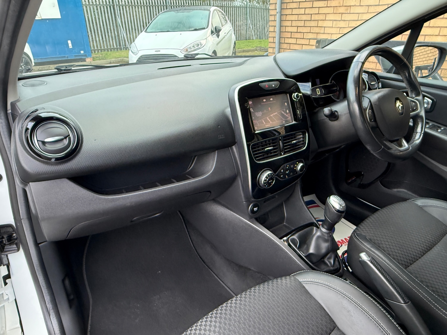 Used Renault Clio 2018 for sale - 76718976: Photo 15