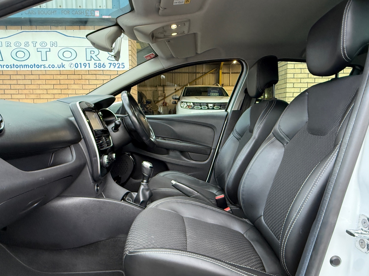 Used Renault Clio 2018 for sale - 76718976: Photo 16