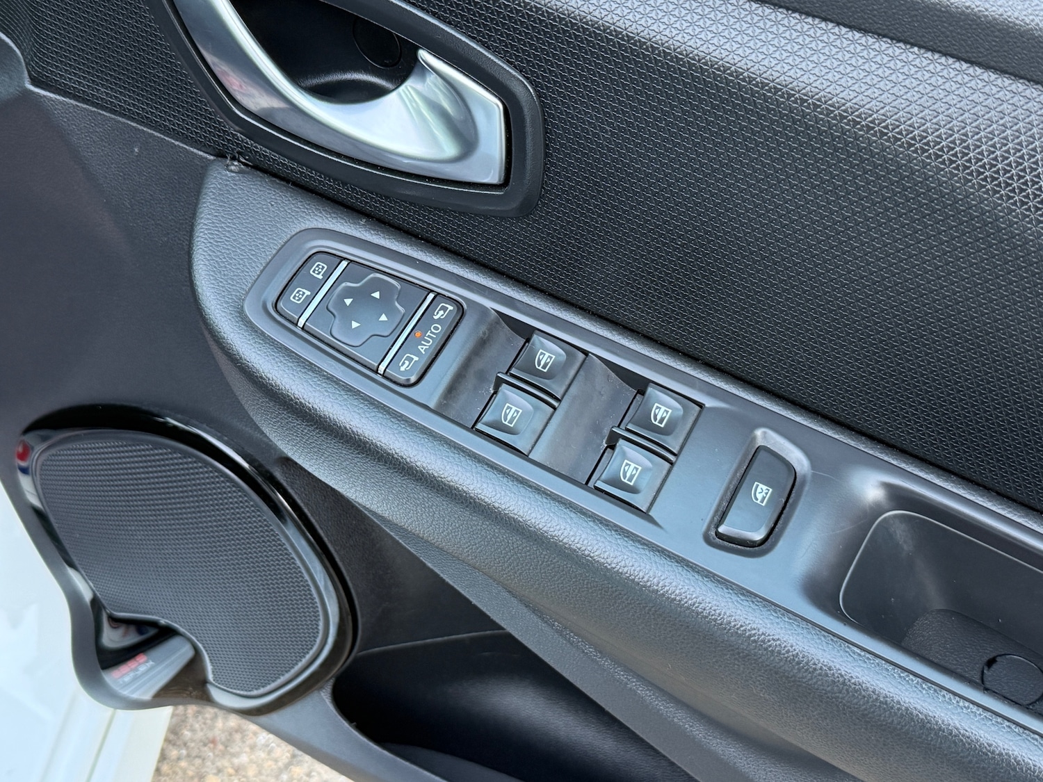 Used Renault Clio 2018 for sale - 76718976: Photo 29