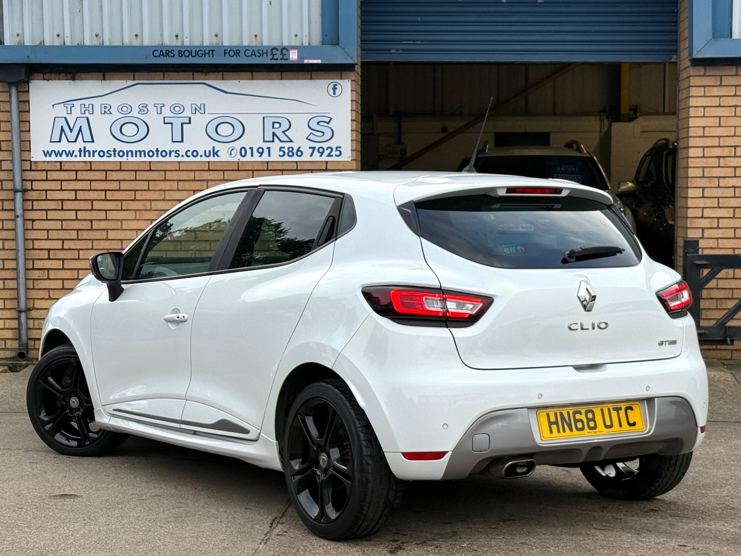 Used Renault Clio 2018 for sale - 76718976: Photo 3