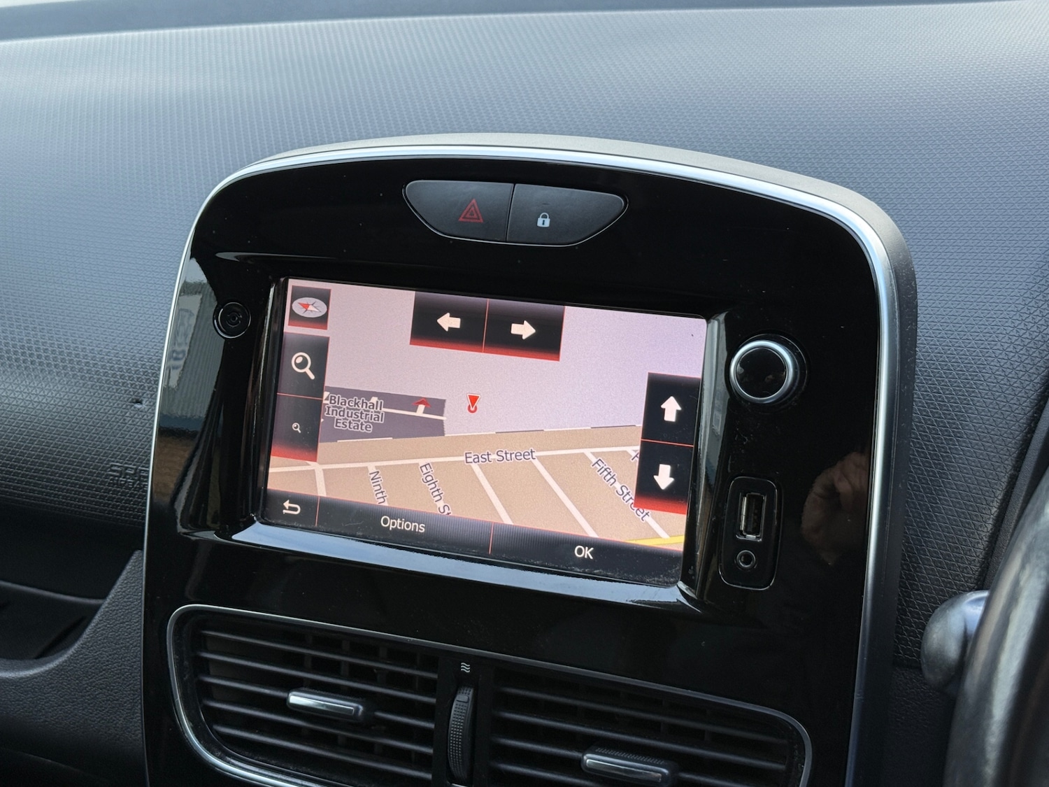 Used Renault Clio 2018 for sale - 76718976: Photo 31