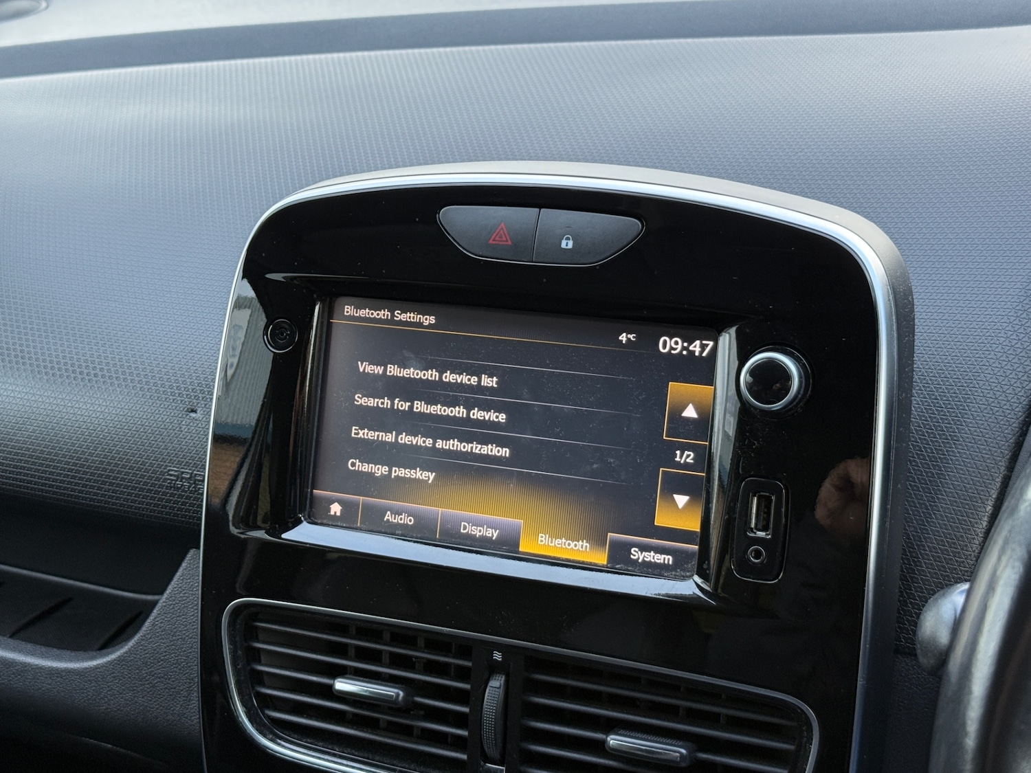 Used Renault Clio 2018 for sale - 76718976: Photo 33