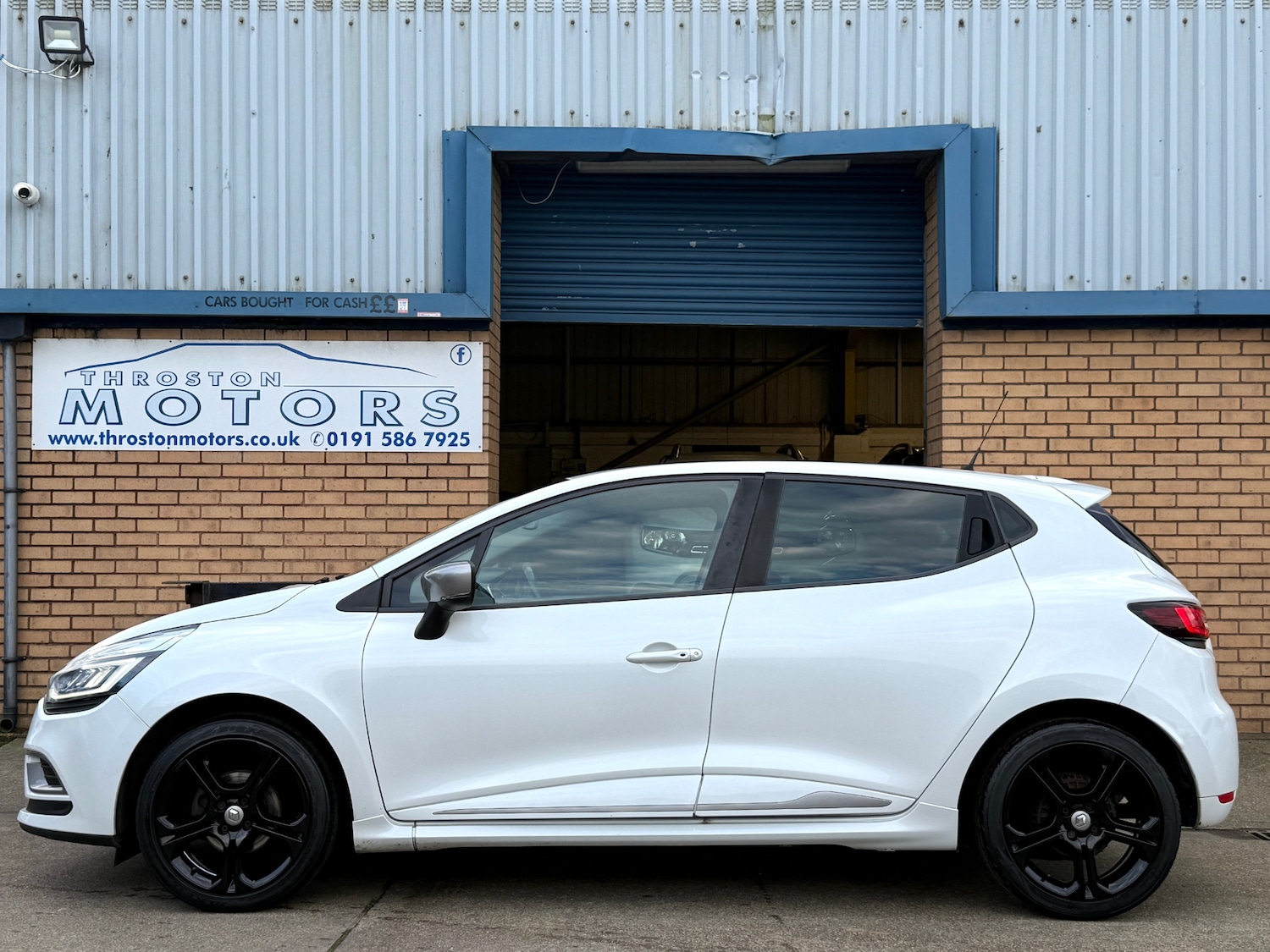 Used Renault Clio 2018 for sale - 76718976: Photo 5