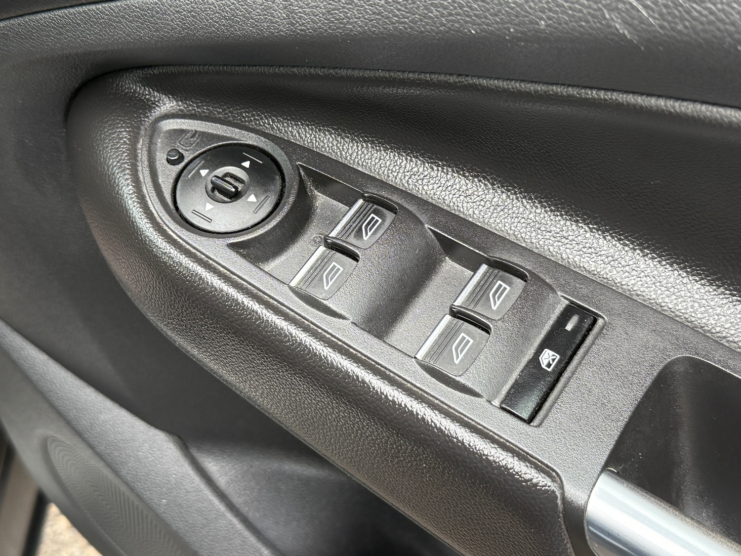 Used Ford Kuga 2016 for sale - 76128839: Photo 29