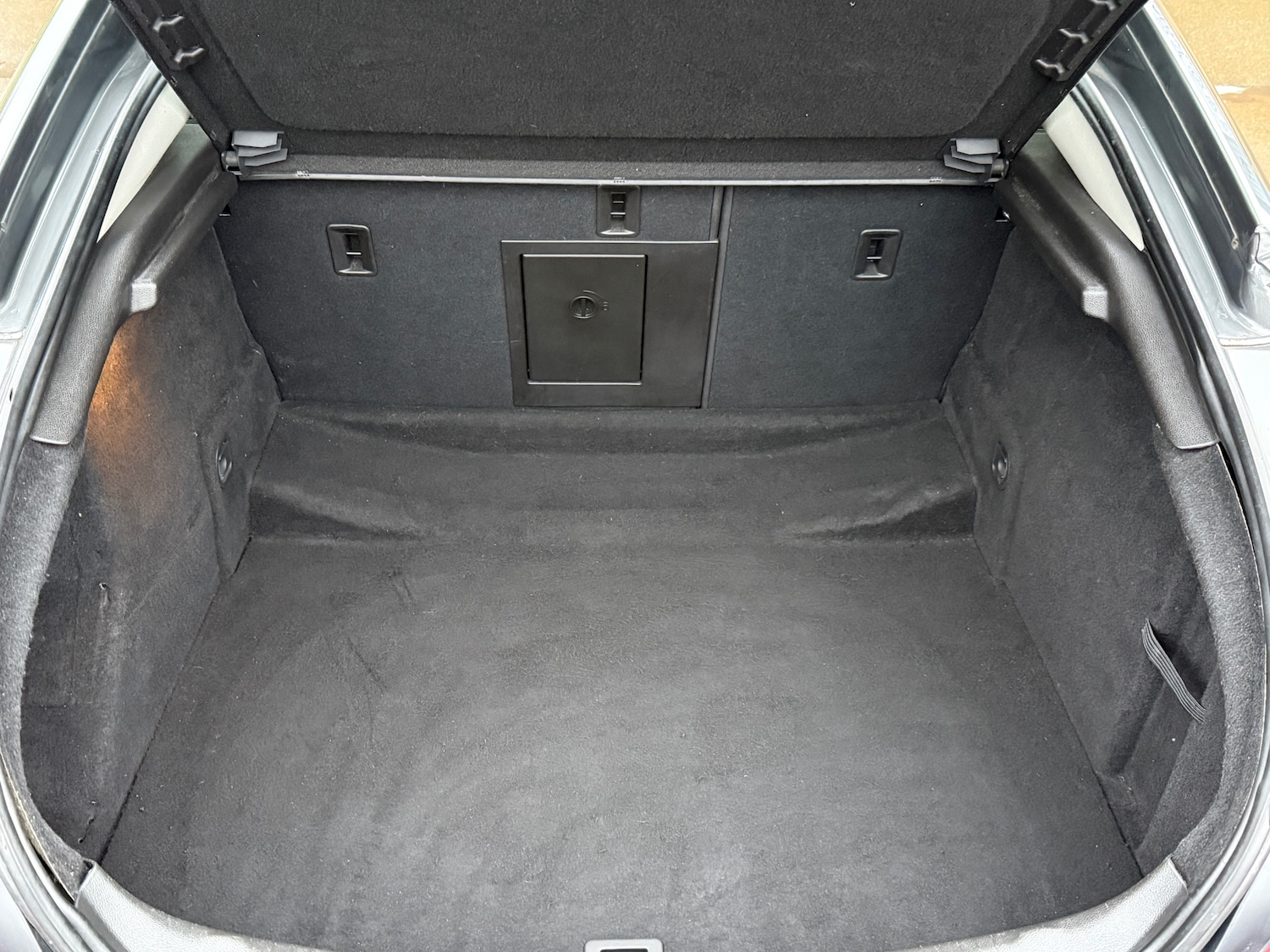 Used Vauxhall Insignia 2010 for sale - 77337707: Photo 20