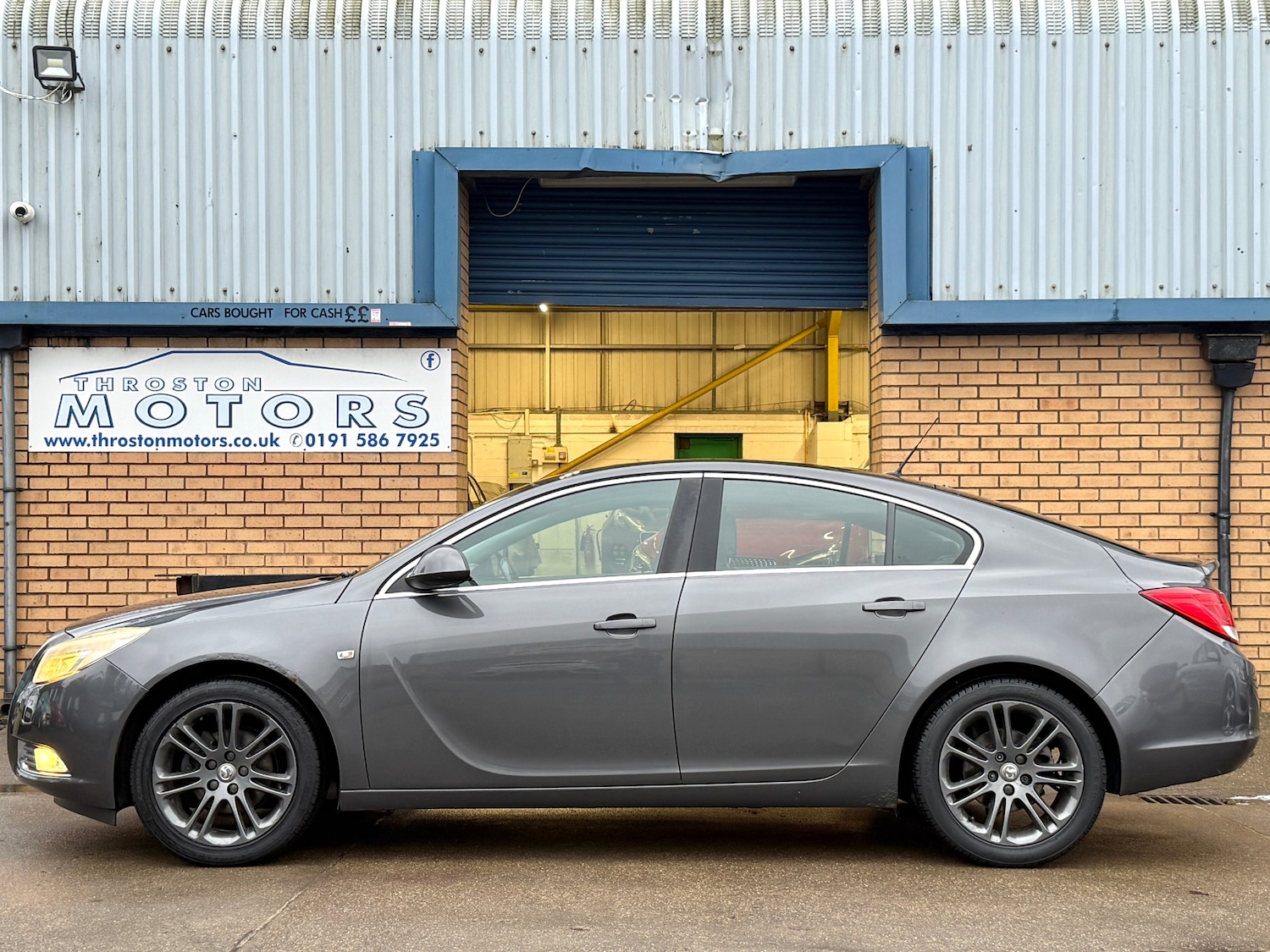 Used Vauxhall Insignia 2010 for sale - 77337707: Photo 5