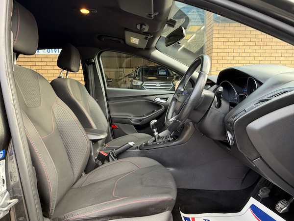 Used Ford Focus 2017 for sale - 76218744: Photo 17