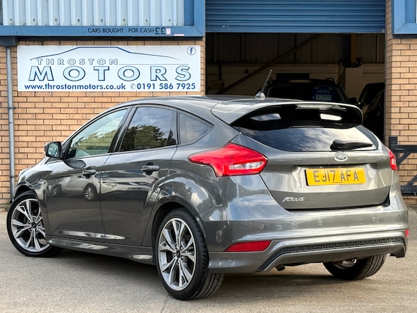 Used Ford Focus 2017 for sale - 76218744: Photo 3