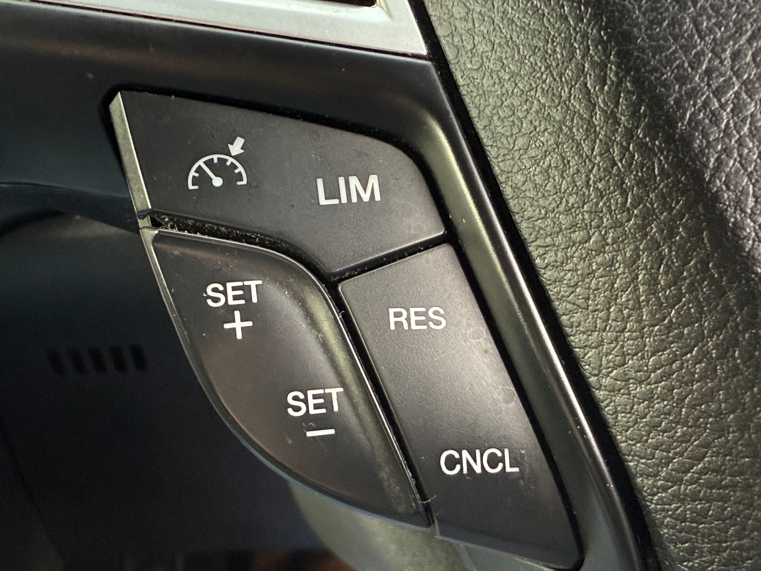 Used Ford Mondeo 2016 for sale - 76565404: Photo 30