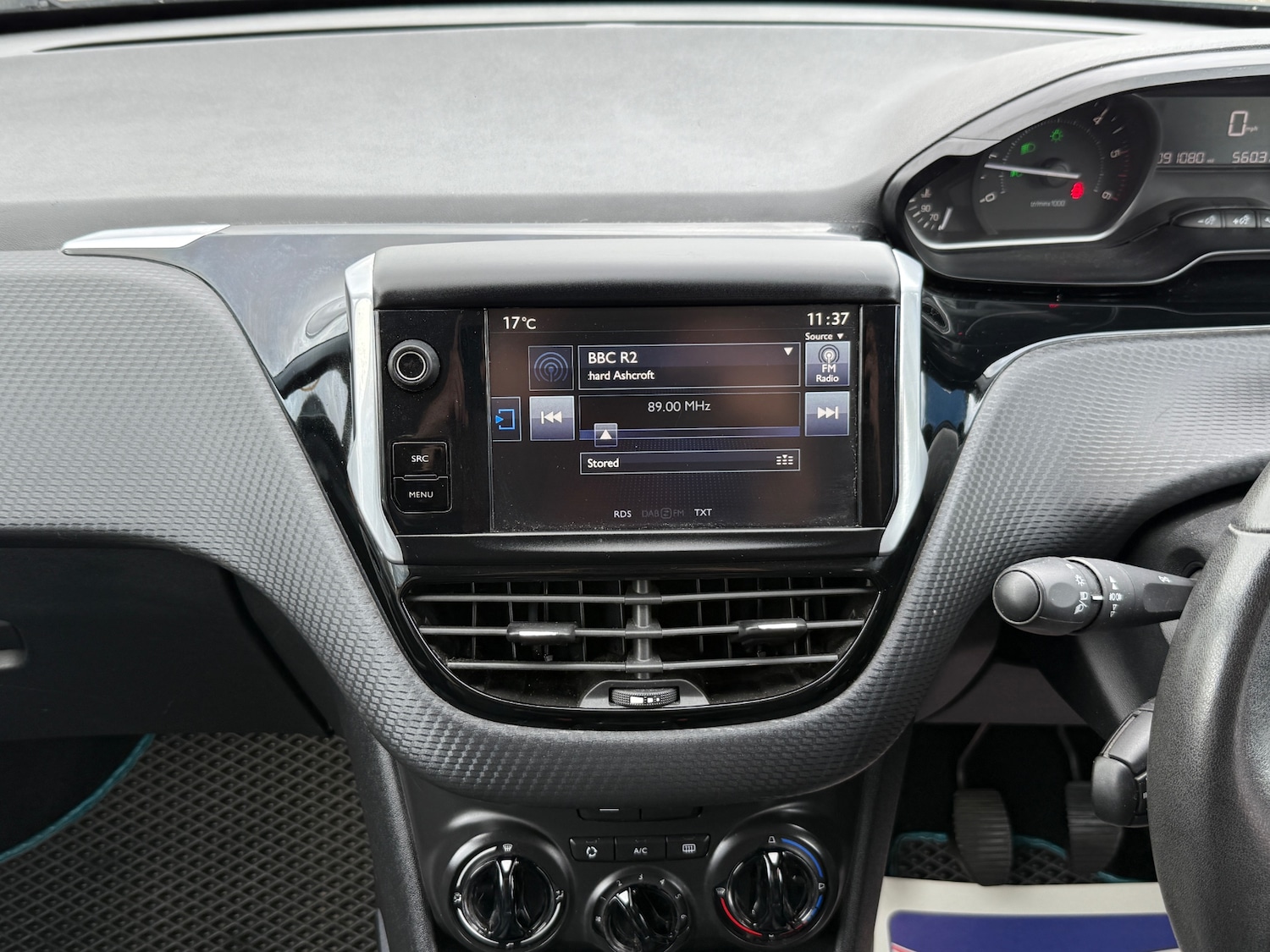 Used Peugeot 2008 2015 for sale - 76193820: Photo 29