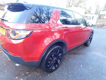 Used Land Rover Discovery Sport 2018 for sale - 76720173: Photo
