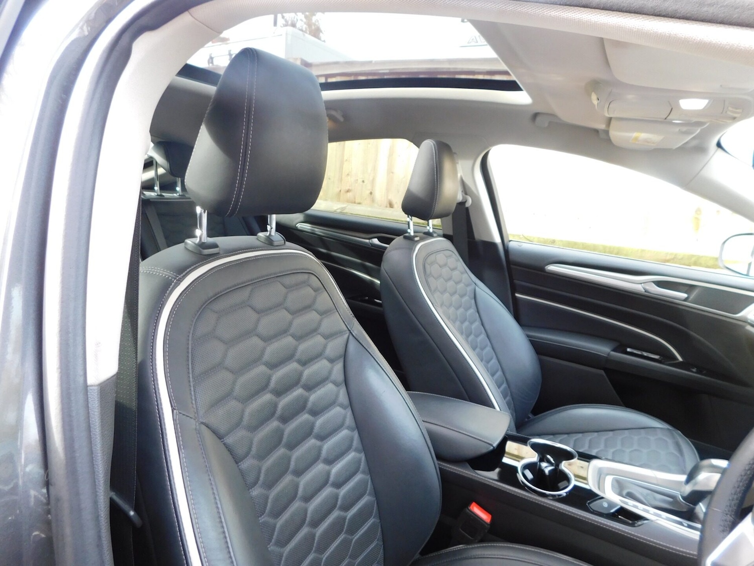 Used Ford Mondeo 2017 for sale - 76589107: Photo 23