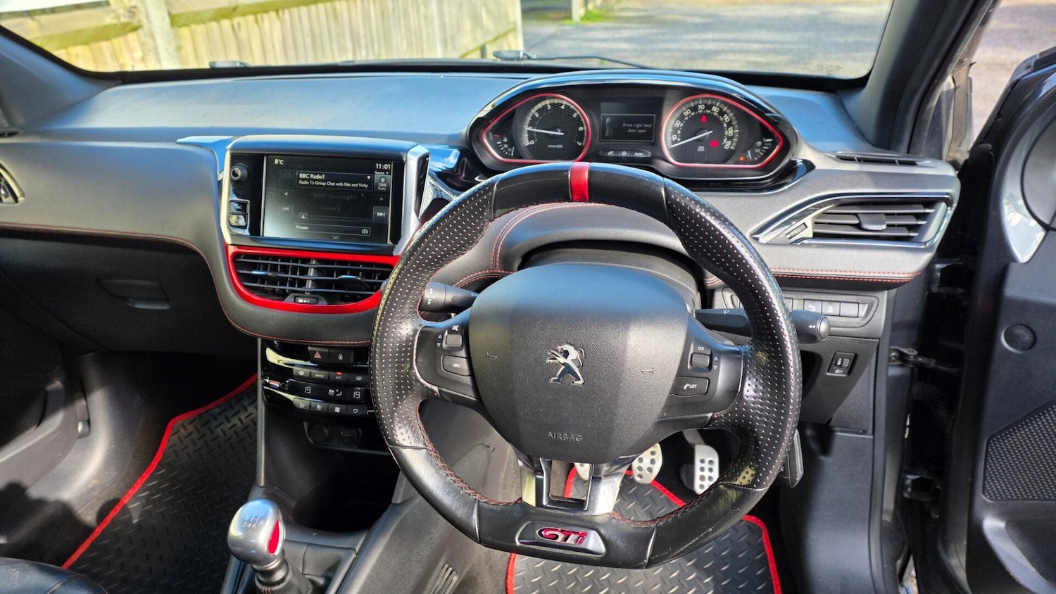 Used Peugeot 208 2015 for sale - 77701990: Photo 10