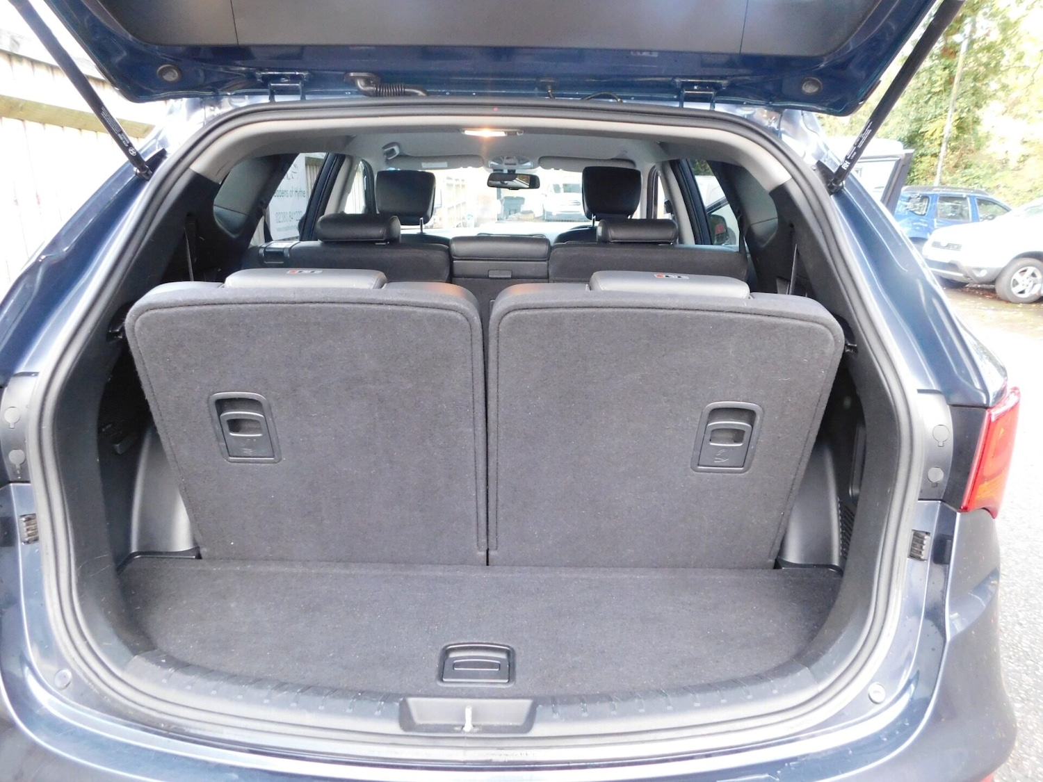 Used Hyundai Santa Fe 2018 for sale - 76581310: Photo 22