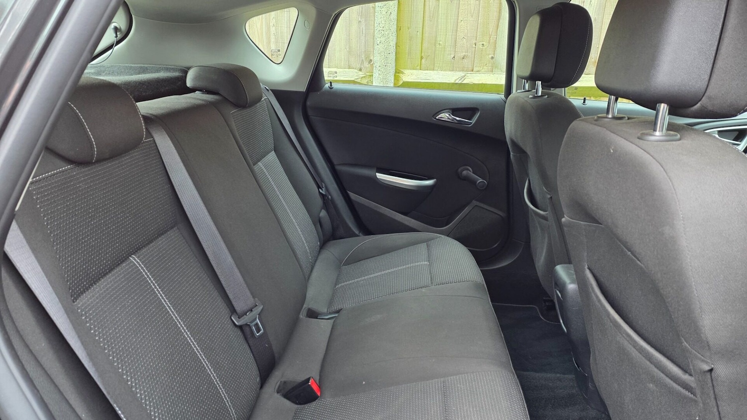 Used Vauxhall Astra 2011 for sale - 78131716: Photo 16