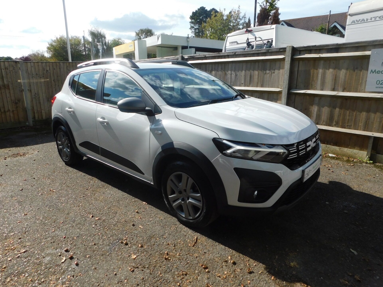 Used Dacia Sandero Stepway 2023 for sale - 76330859: Photo 2