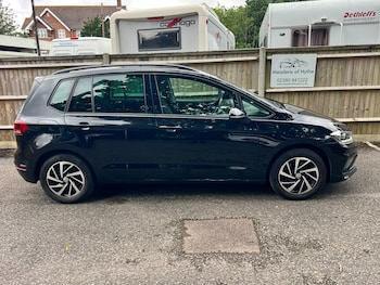 Used Volkswagen Golf SV 2020 for sale - 78807085: Photo