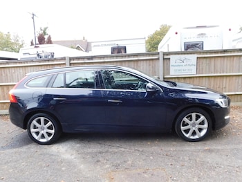 Used Volvo V60 2016 for sale - 76330871: Photo