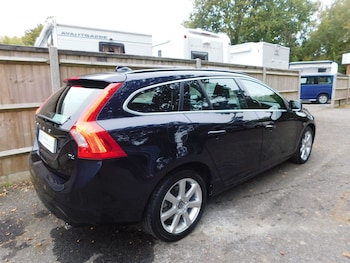 Used Volvo V60 2016 for sale - 76330871: Photo