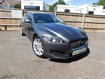 Used Jaguar XF 2018 for sale - 76330861: Photo