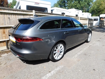 Used Jaguar XF 2018 for sale - 76330861: Photo