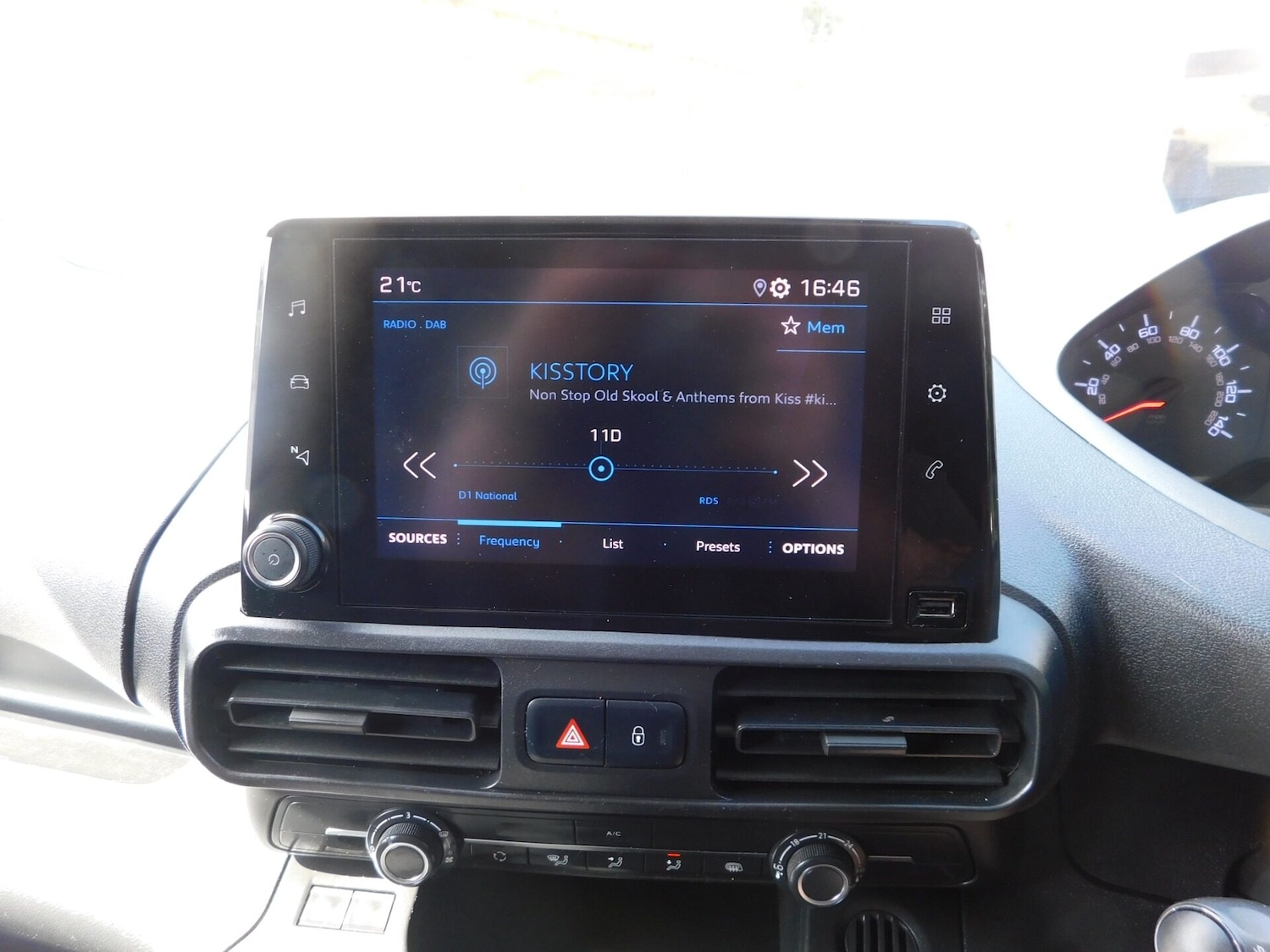 Used Peugeot Partner 2021 for sale - 77220318: Photo 11