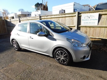 Used Peugeot 208 2013 for sale - 76707442: Photo