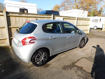 Used Peugeot 208 2013 for sale - 76707442: Photo